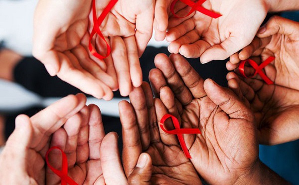 Công dụng của nấm Vân chi trong điều trị HIV⁄AIDS, ung thư